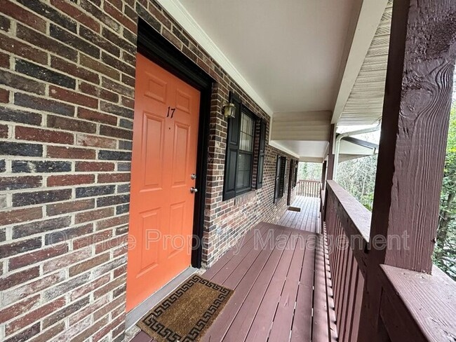 Building Photo - 204 Calhoun St