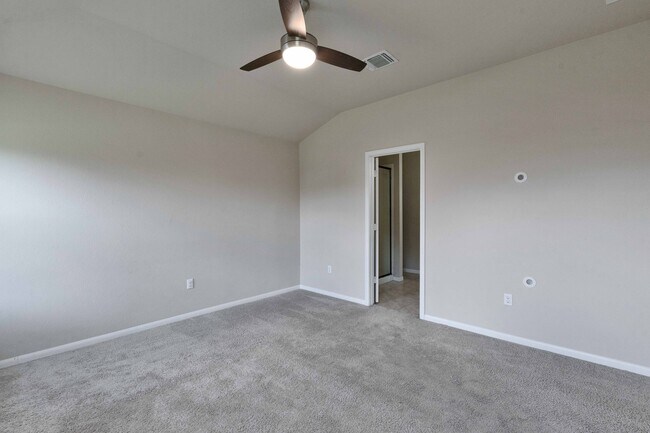 Building Photo - 116 Leona River Trl