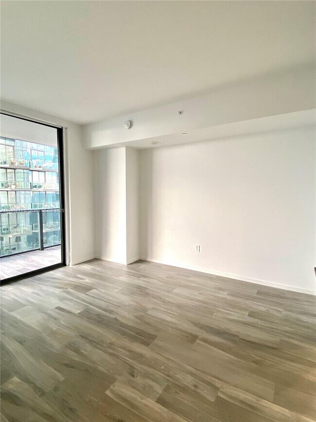 Building Photo - 801 S Miami Ave