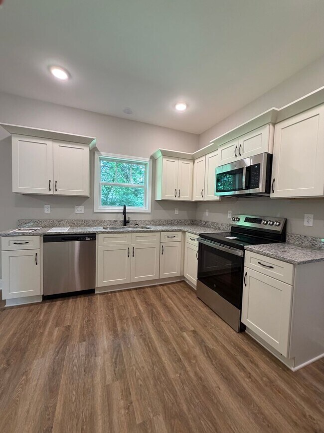 Building Photo - 1713 Golf Club Ln NW