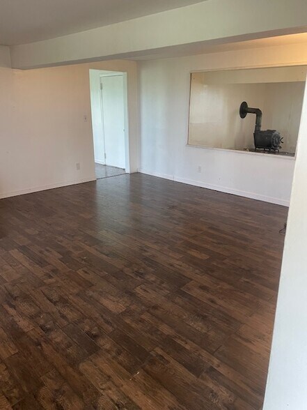Building Photo - 1069 Ellis Hollow Rd
