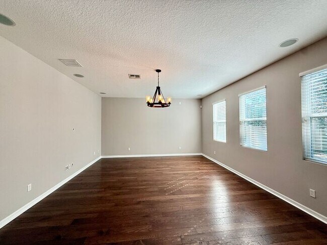 Building Photo - SPACIOUS Two Story Beautiful 5/4 Home in The Enclave At Aloma!