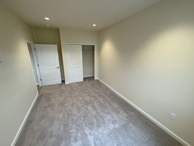 Building Photo - Luxurious 1-Bedroom Apartments in Downtown Schenectady!