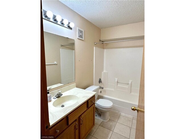 Building Photo - 2027 Brittany Ct