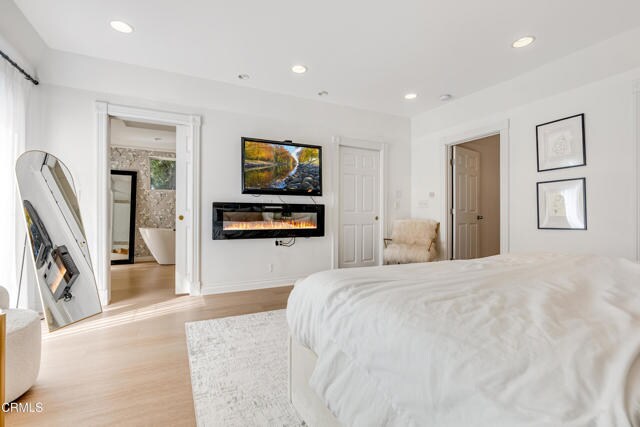Building Photo - 367 S Oak Ave
