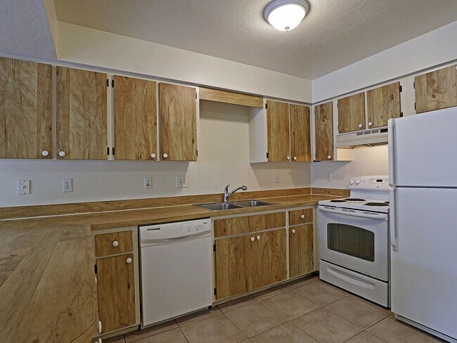 Building Photo - Duplex Cape Coral 3723