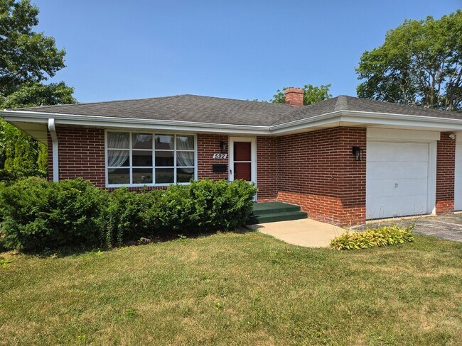 Building Photo - 592 Donna Dr