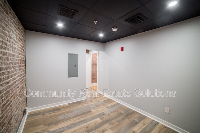 Building Photo - 22 State St