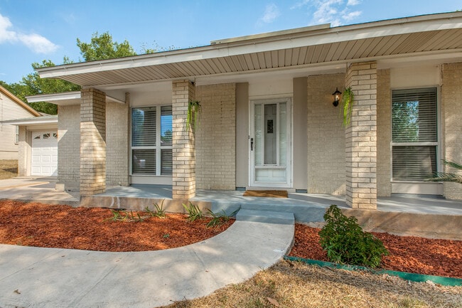 Building Photo - 5019 Northfield Dr