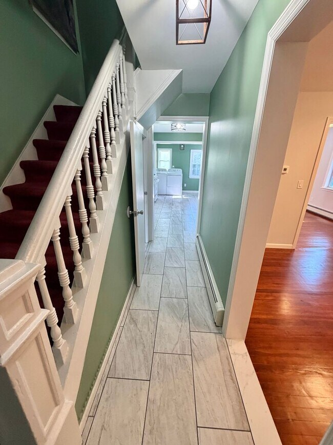 Building Photo - FOR RENT: Charming Remodeled Arts & Crafts Home in Monticello