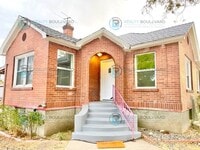 Building Photo - **1 Month Free** Stylish, Remodeled 3-Bedr...