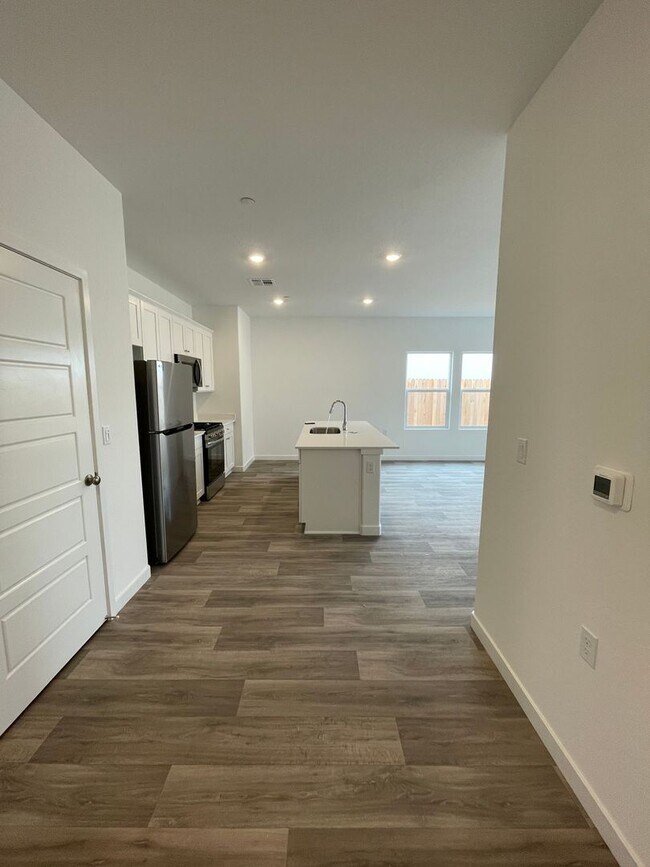 Building Photo - Stunning 3-Bed, 2-Bath Lennar Home in Fresno – Your Dream Home Awaits!