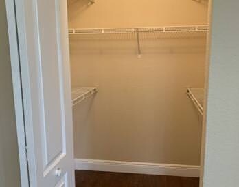 Building Photo - 2850 N Oakland Forest Dr