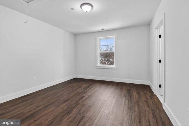 Building Photo - 13102 Ideal Dr