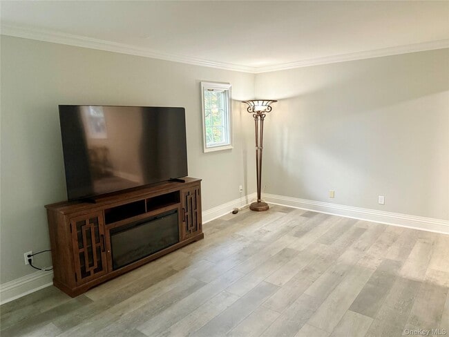 Building Photo - 66 Seaman Neck Rd