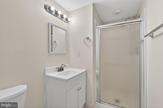 Building Photo - 6427 Old Scotts Ct