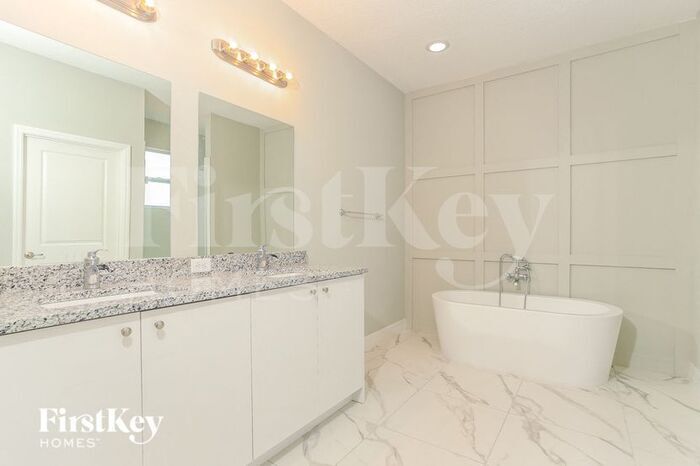 Building Photo - 1644 Tench Ct