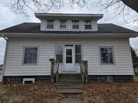 Building Photo - 1602 8th St E