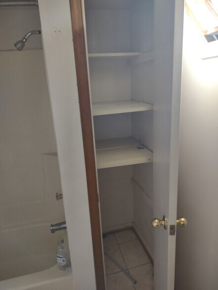 Building Photo - 1409 3rd St SW