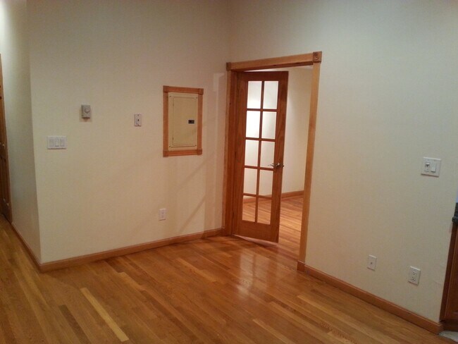 Building Photo - 44 Highland Ave
