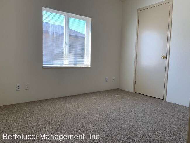 Building Photo - 3 br, 2 bath House - 40505 Hess Rd.