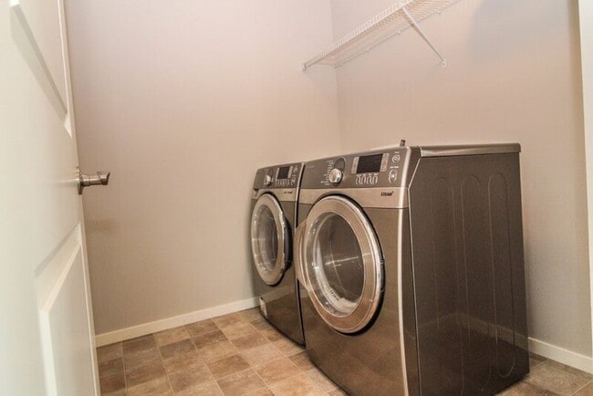 Building Photo - 319 204th St SE