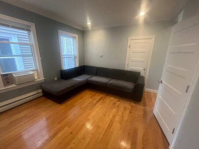 Building Photo - 841 Dorchester Ave