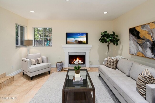 Building Photo - 4345 Willow Glen St