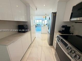 Building Photo - 3111 N Ocean Dr