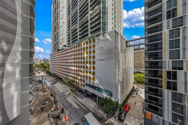 Building Photo - 41 SE 5th St