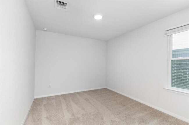 Building Photo - 21020 Price Daniel Dr