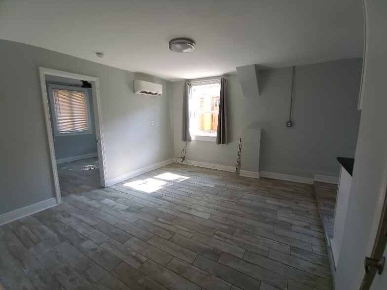 Building Photo - 3343 Esplanade Ave