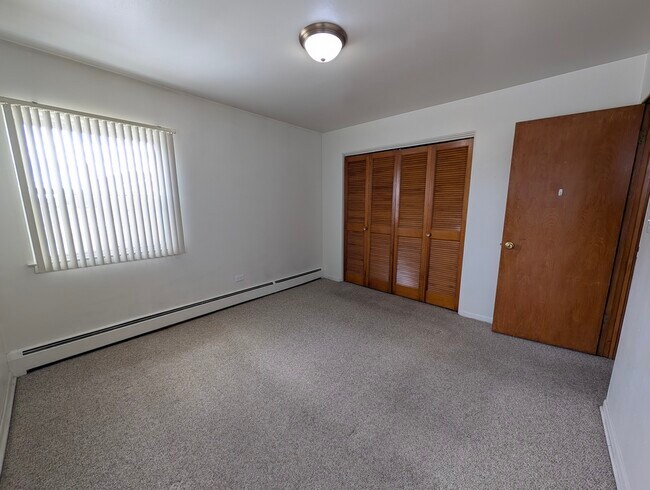 Building Photo - 10351 Canterbury St