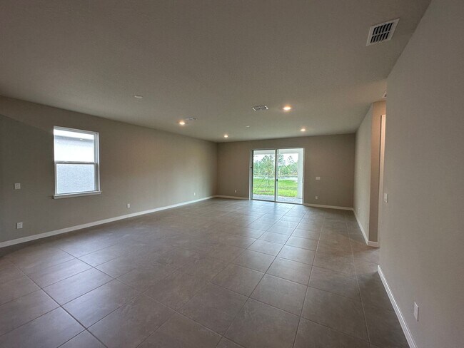 Building Photo - Stunning 4/2 close to Lake Nona!!