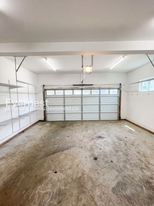 Building Photo - 3-Bed/2.5-Bath Home/Available Now!