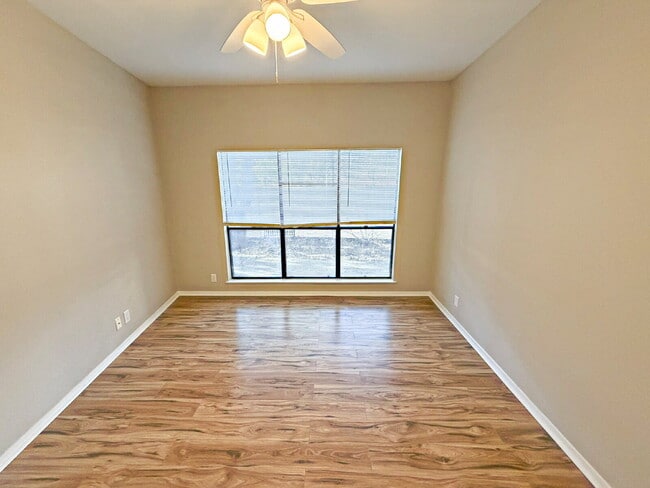 Building Photo - 8642 Fredericksburg Rd