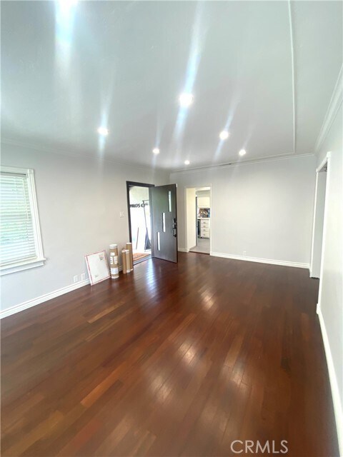 Building Photo - 502 E Bonita Ave