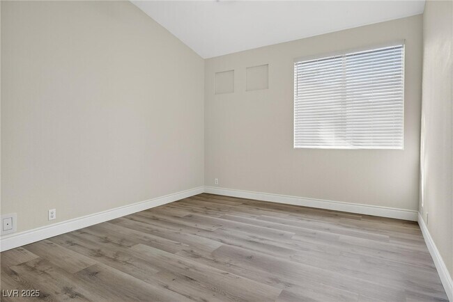 Building Photo - 5155 W Tropicana Ave