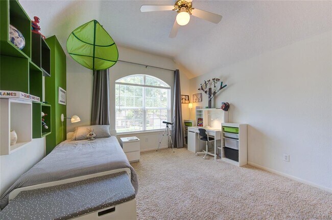 Building Photo - 5222 Summer Snow Dr