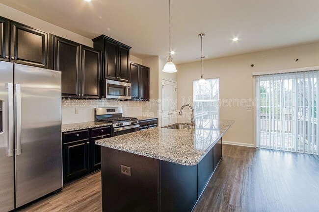 Building Photo - 945 Arnold Place Dr