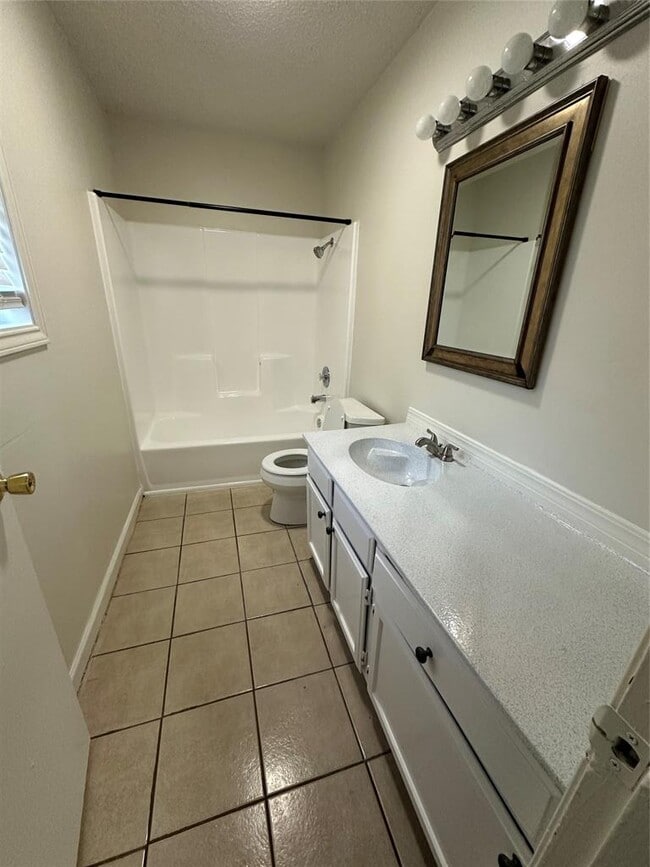 Building Photo - 10505 Mcmillian Dr