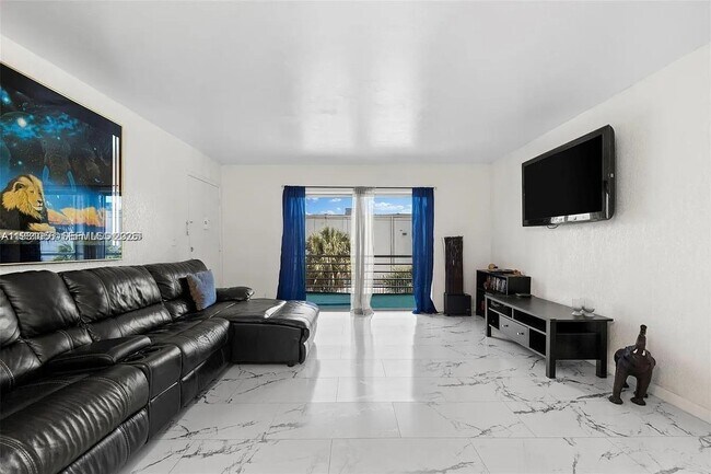 Building Photo - 4043 NW 16th St