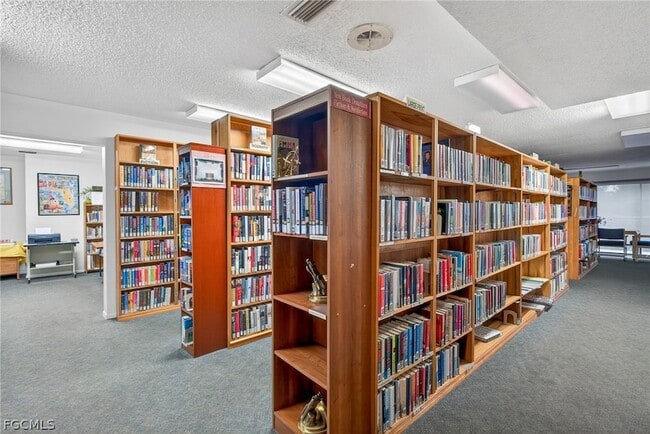 Building Photo - 7430 Lake Breeze Dr