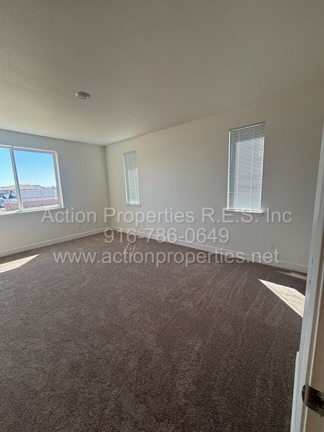 Building Photo - 1611 Lion St