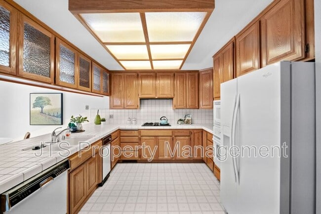 Building Photo - 7723 River Landing Dr
