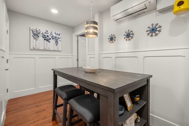 Building Photo - 165 Salem St