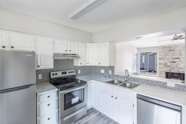 Building Photo - 10309 Burmaster Ln