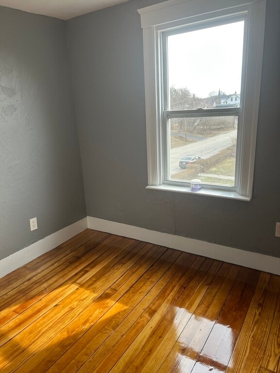 Building Photo - 15 Pine St