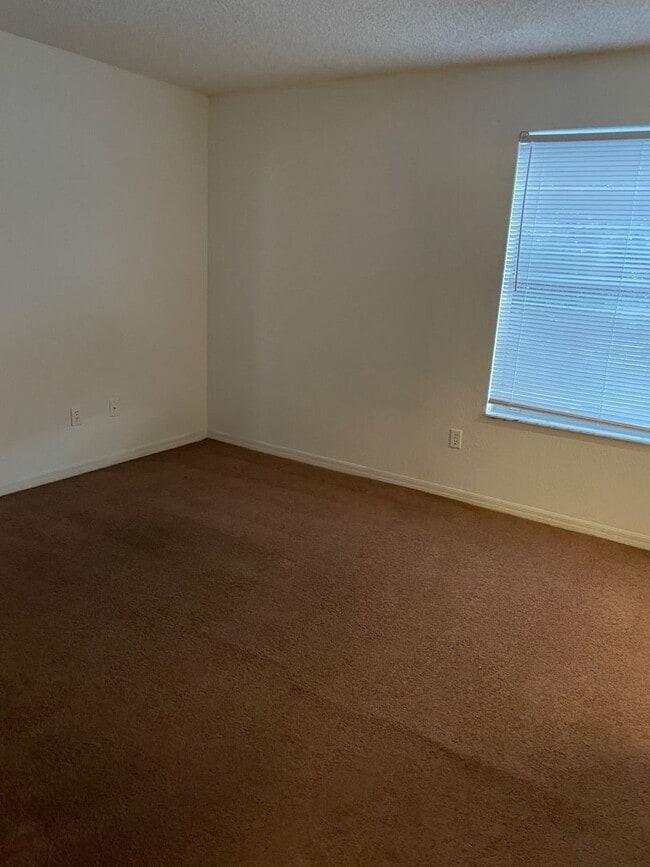 Building Photo - Venetian place two bedroom Condo