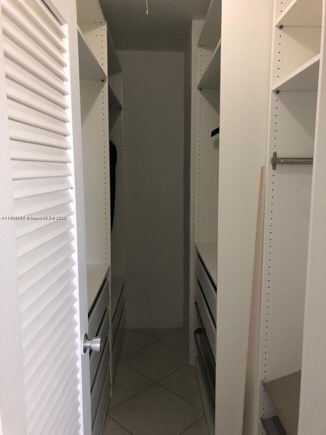 Building Photo - 10185 Collins Ave